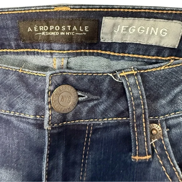 Aeropostale Women's Jeans Jegging Stretch Medium Wash Distressed Denim Size 2 - Picture 3 of 5